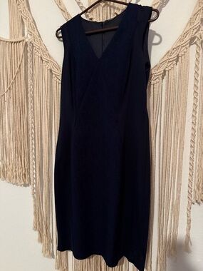 Elie Tahari Navy Sleeveless V-Neck Sheath Dress